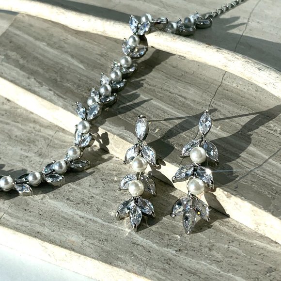 NEW~ Anthropologie BHLDN Pearl CZ Linear Dangle Earrings - Picture 4 of 12